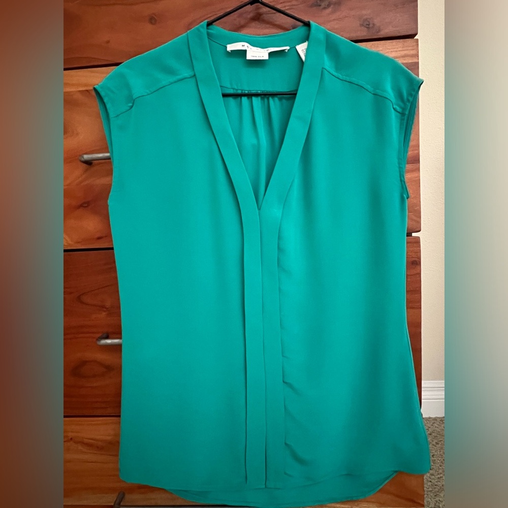 Max Studio 100% Silk blouse size XS